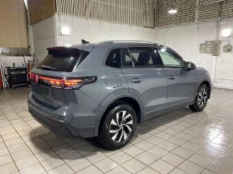 Vaurioauto  passenger cars Volkswagen Tiguan 1.5 eTSI DSG Life 2025/11