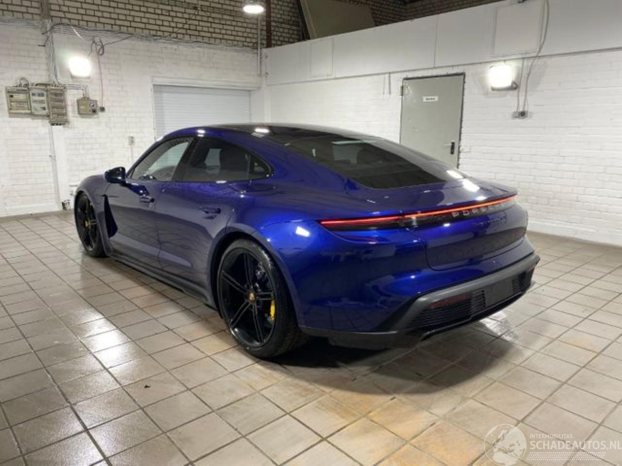 Porsche Taycan Turbo S KERAMIK/CHRONO/PANO/HUD/360/BOSE