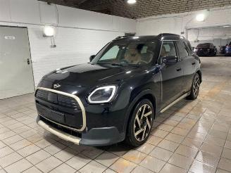 damaged passenger cars Mini Countryman E HUD/PANO/360/AHK/H&K/NAVI 2024/9