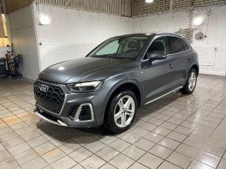 Schadeauto Audi Q5 50 TFSIe quattro S line AHK/KAM/NAVI 2024/3
