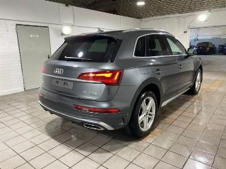 Unfallwagen Audi Q5 50 TFSIe quattro S line AHK/KAM/NAVI 2024/3