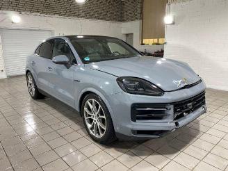 uszkodzony samochody osobowe Porsche Cayenne E-Hybrid Coupe CHRONO/PANO/HUD/360/BOSE 2024/12