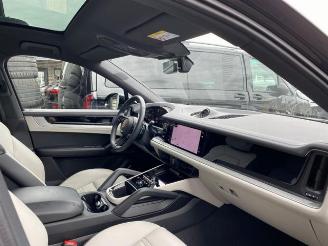 Porsche Cayenne S E-Hybrid Coupe CHRONO/PANO/HUD/360 picture 16