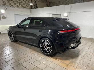 Porsche Cayenne S E-Hybrid Coupe CHRONO/PANO/HUD/360 picture 3