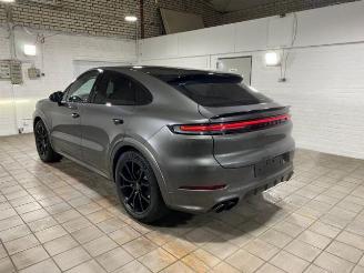 Unfallwagen Porsche Cayenne GTS Coupe PANO/CHRONO/HUD/360/NAVI 2025/6