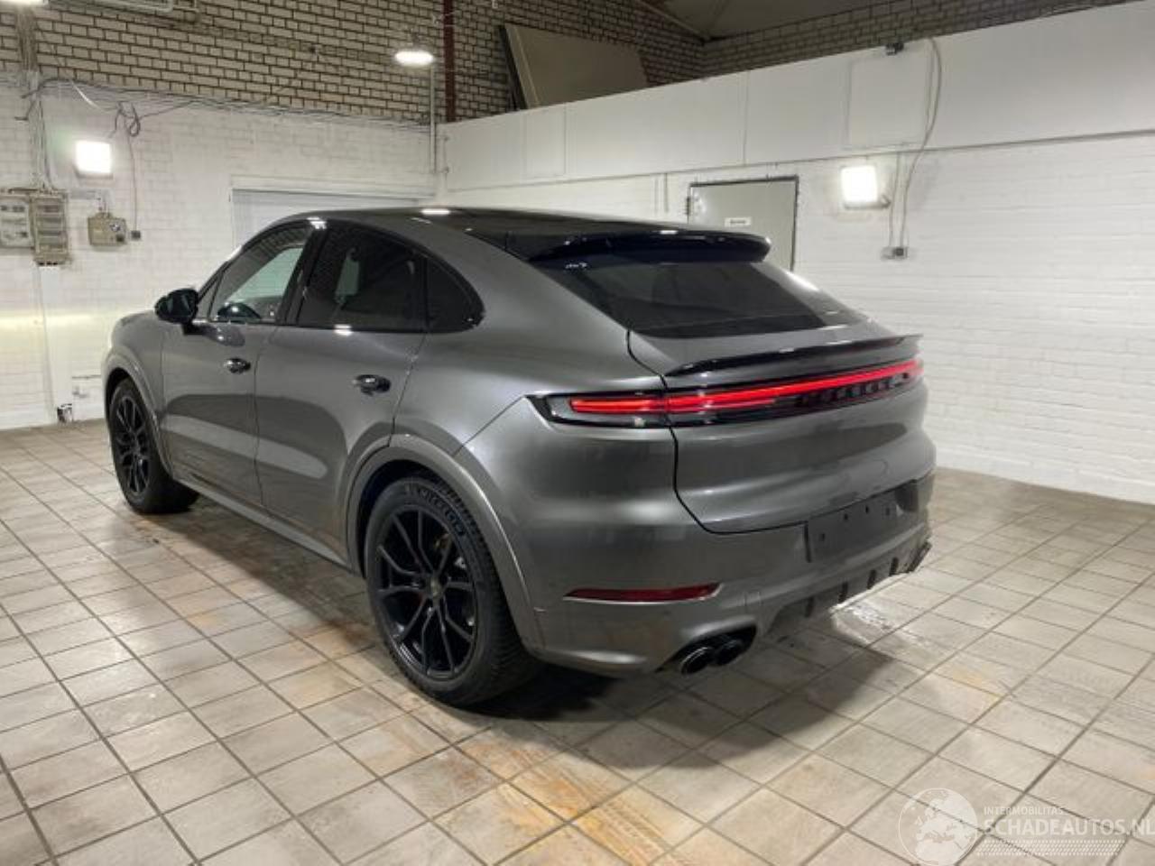 Porsche Cayenne GTS Coupe PANO/CHRONO/HUD/360/NAVI