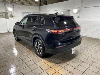 Voiture accidenté Volkswagen Tiguan 1.5 eTSI DSG Life KAM/NAVI 2024/5