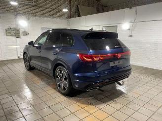 Damaged car Volkswagen Touareg 3.0 TDI 4Motion R-Line STANDHZG/PANO/HUD 2024/6
