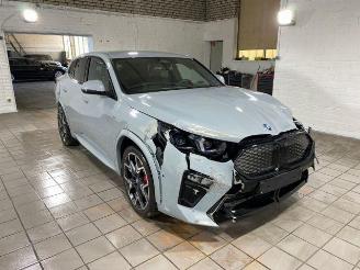krockskadad bil auto BMW iX2 xDrive30 M Sport KAM/NAVI/H&K 2024/3