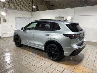Volkswagen Tiguan 1.5 TSI e-Hybrid R-Line PANO/HUD/AHK/KAM picture 2