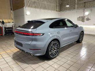 Porsche Cayenne S E-Hybrid Coupe CHRONO/PANO/HUD/AHK/360 picture 5