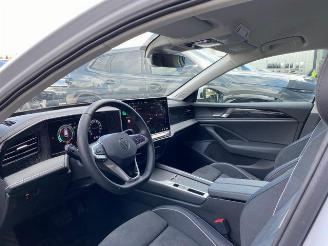 Volkswagen Passat Variant 2.0 TDI DSG Business HUD/AHK/360 picture 16