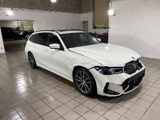BMW 3-serie 0d xDrive Touring M Sport PANO/HUD/AHK/60 picture 3