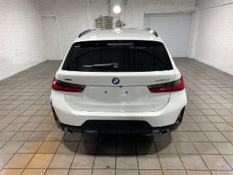 BMW 3-serie 0d xDrive Touring M Sport PANO/HUD/AHK/60 picture 11