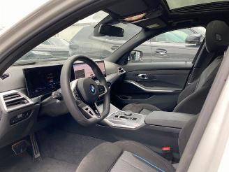 BMW 3-serie 0d xDrive Touring M Sport PANO/HUD/AHK/60 picture 13