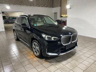 Voiture accidenté BMW iX1 xDrive30 X Line PANO/HUD/AHK/360/H&K/NAVI 2025/4