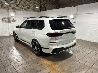 krockskadad bil auto BMW X7 xDrive40i M Sport Pro 7-sitz. PANO/HUD/AHK/HK 2025/9