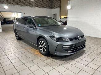 Unfallwagen Volkswagen Passat Variant 2.0 TDI DSG Business HUD/AHK/SH 2024/10