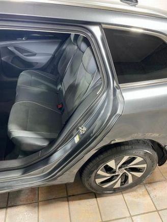 Volkswagen Passat Variant 2.0 TDI DSG Business HUD/AHK/SH picture 12