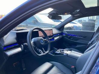 BMW i5 xDrive40 Touring M Sport Pro PANO/HUD/360/B&W picture 16