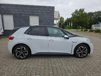 Volkswagen ID.3 Pro picture 3