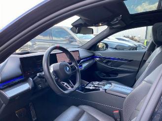 BMW i5 M60 xDrive Touring PANO/HUD/AHK/B&W/360/NAVI picture 17