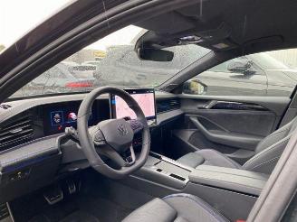 Volkswagen Passat Variant 1.5 TSI e-Hybrid R-Line HUD/360 picture 14