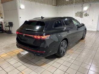 Volkswagen Passat Variant 1.5 TSI e-Hybrid R-Line HUD/360 picture 4