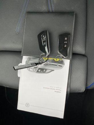 Volkswagen Passat Variant 1.5 TSI e-Hybrid R-Line HUD/360 picture 23