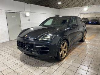 krockskadad bil auto Porsche Cayenne E-Hybrid Beifahrerdisplay/Pano/Sportsitz 2024/4