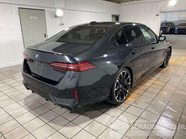 BMW i5 xDrive40 M Sport Pro PANO/HUD/AHK/360/B&W