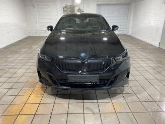 BMW i5 xDrive40 M Sport Pro PANO/HUD/AHK/360/B&W picture 5