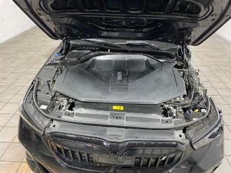 BMW i5 xDrive40 M Sport Pro PANO/HUD/AHK/360/B&W picture 11