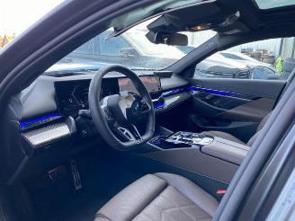 BMW i5 eDrive40 Touring M Sport Pro PANO/HUD/360/H&K picture 18