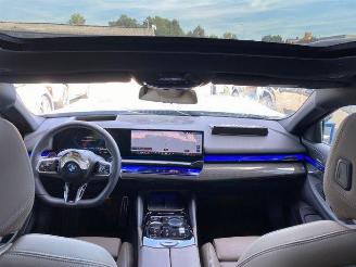 BMW i5 eDrive40 Touring M Sport Pro PANO/HUD/360/H&K picture 21