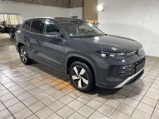 Schadeauto Volkswagen Tayron 1.5 TSI e-Hybrid Elegance PANO/AHK/KAM 2025/10
