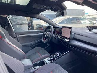Volkswagen Golf GTI Clubsport PANO/HUD/360/H&K/NAVI picture 17