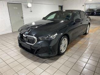 krockskadad bil auto BMW 5-serie d M Sport HUD/H&K 2025/12