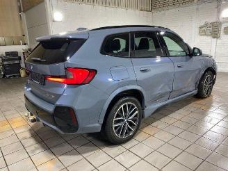 Voiture accidenté BMW iX1 xDrive30 M Sport HUD/KAM/PANO 2023/9