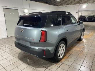 damaged passenger cars Mini Countryman S ALL4 HUD/360/H&K/NAVI 2025/4