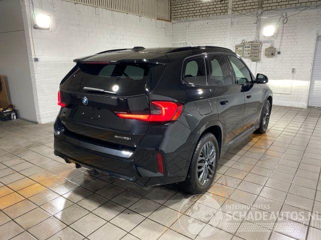 BMW X1 xDrive 23 i M Sport PANO/HUD/AHK/360/H&K/NAVI