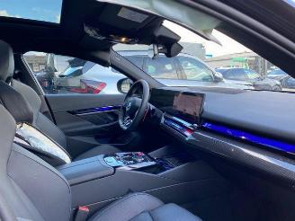 BMW M5 Limousine PANO/HUD/360/AHK/B&W/NAVI picture 19
