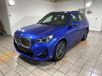 damaged passenger cars BMW iX1 eDrive20 M Sport HUD/AHK/360/H&K/NAVI 2025/12