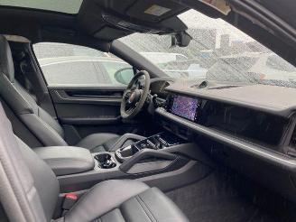 Porsche Cayenne S E-Hybrid Coupe CHRONO/PANO/HUD/AHK/360 picture 18