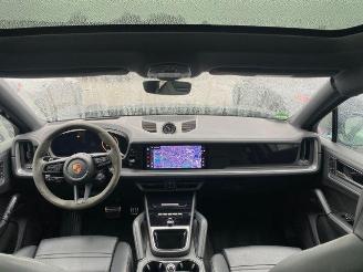 Porsche Cayenne S E-Hybrid Coupe CHRONO/PANO/HUD/AHK/360 picture 17