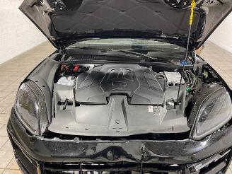 Porsche Cayenne S E-Hybrid Coupe CHRONO/PANO/HUD/AHK/360 picture 11