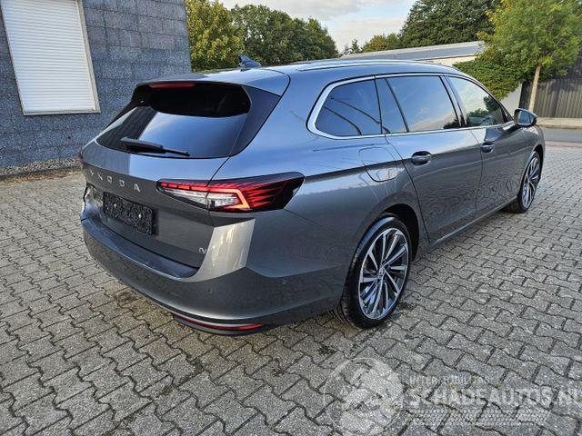 Skoda Superb Combi 1.5 TSI iV L&K PANO/HUD/AHK/360