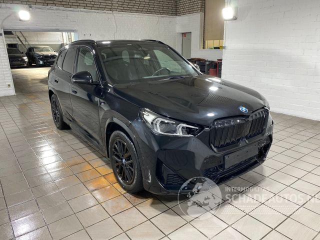 BMW iX1 xDrive30 M Sport HUD/AHK/360/NAVI