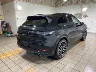 Porsche Cayenne E-Hybrid CHRONO/PANO/HUD/360/AHK/NAVI picture 9