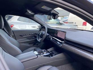 BMW 5-serie i Touring M Sport HUD/AHK/360/H&K/NAVI picture 22